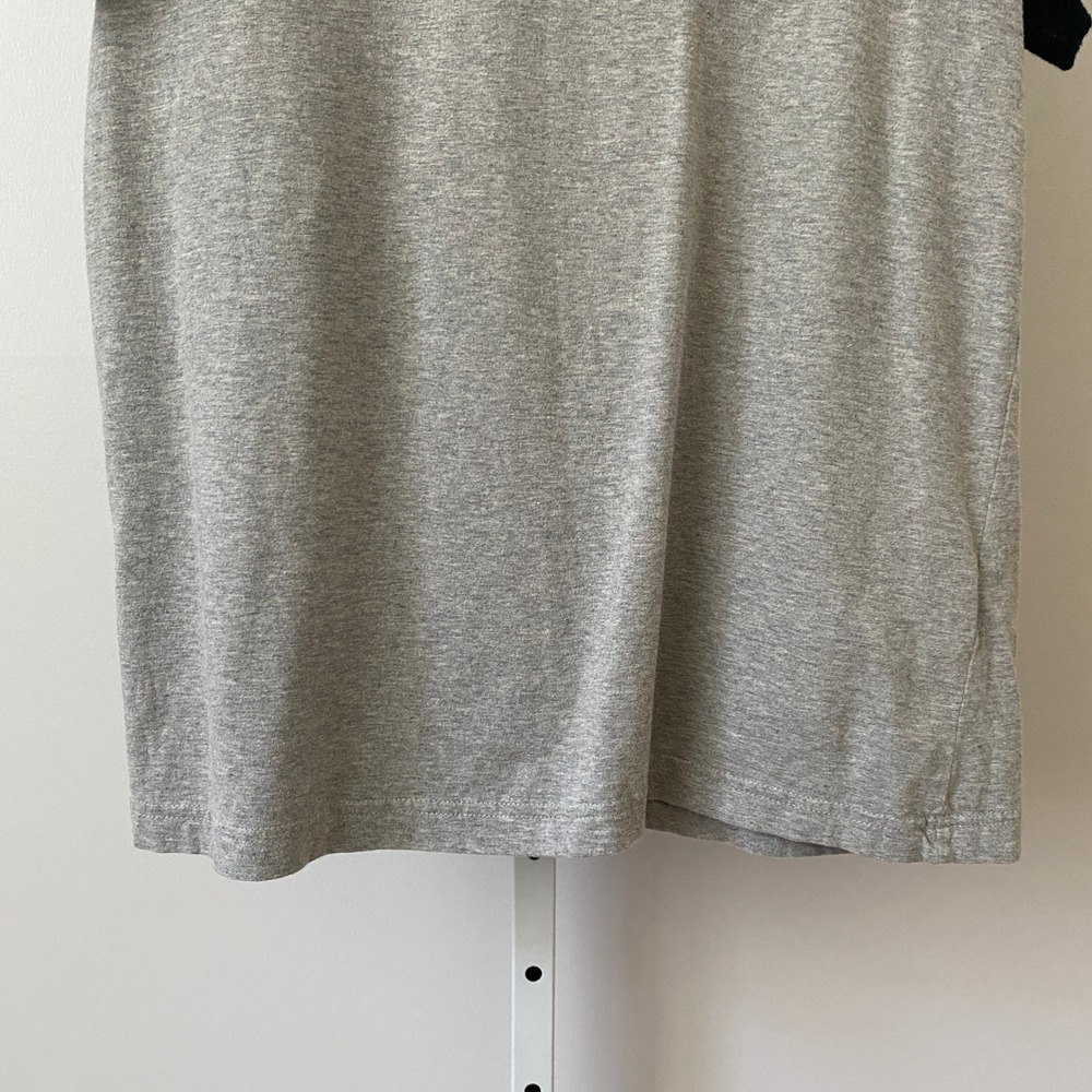 GUESS Cotton Relaxed Rugged Colorblock Henley Shirt Large Gray Black Mens Tee - Picture 3 of 6